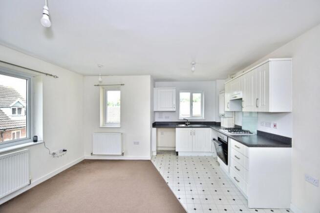 2 bed property, in Furfield Chase, £140,000