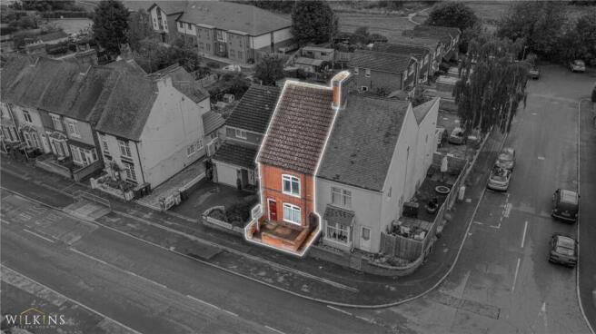 3 bed property, in Bucks Hill, £150,000
