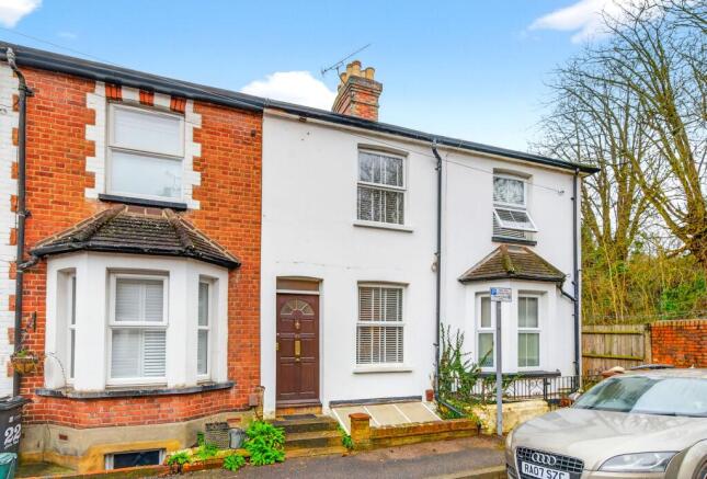 3 bed property, in Acacia Road, £475,000