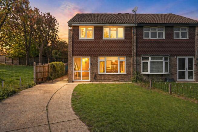 3 bed property, in Nicholas Road, £450,000
