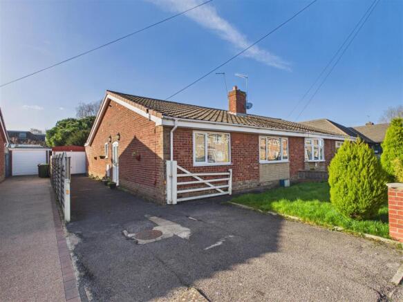 2 bed property, in Stephensons Walk, £220,000