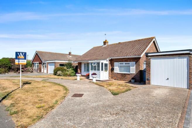 2 bed property, in Trinity Way, £375,000