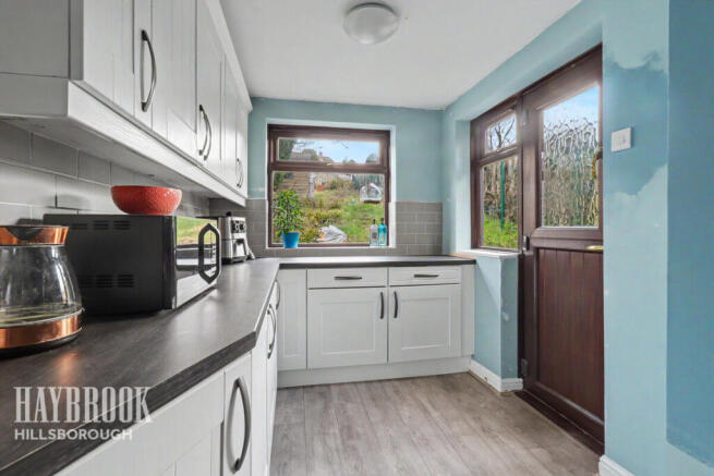 3 bed property, in Oldfield Road, £325,000
