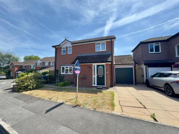 3 bed property, in Friesian Close, £525,000