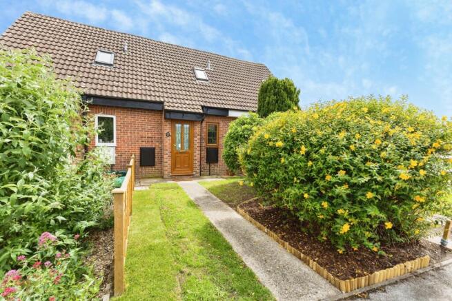 1 bed property, in Alston Mews, £240,000