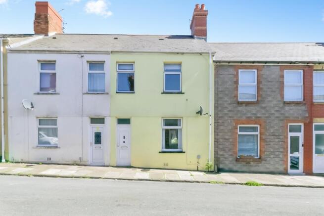 3 bed property, in Jenner Street, £165,000