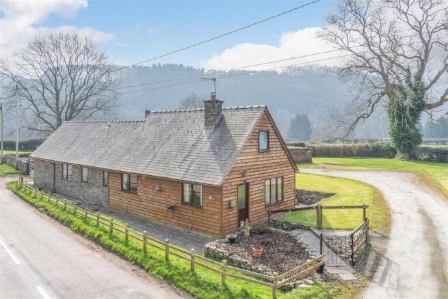 2 bed property, in Newcastle, £425,000