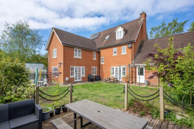 5 bed property, in Granville Road, £850,000