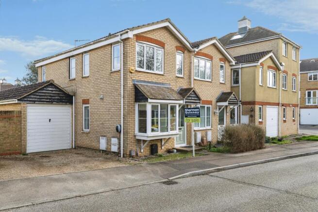 2 bed property, in Riverdown, £200,000