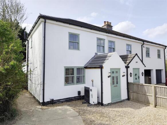 3 bed property, in Postland, £350,000