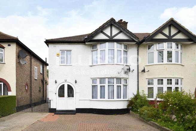 3 bed property, in Devonshire Road, £675,000