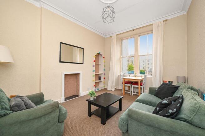 2 bed property, in 18/3 Springwell Place, £215,000