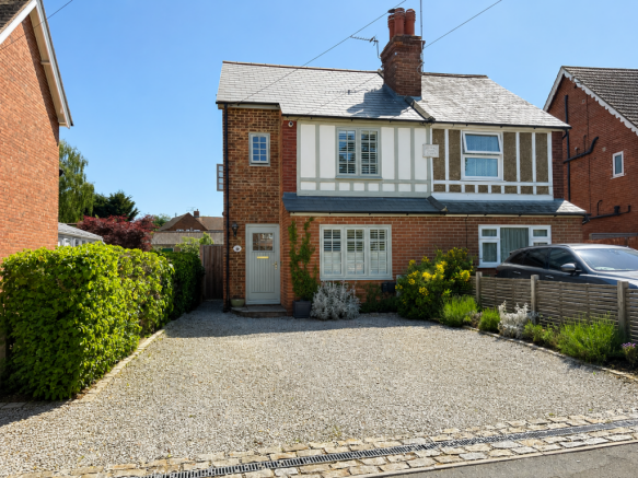 4 bed property, in Marden, £595,000