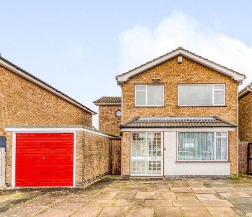 4 bed property, in 124 Windrush Drive, £275,000