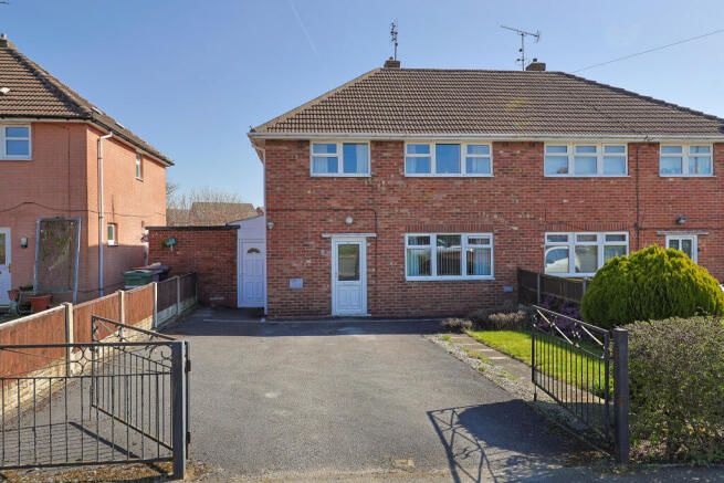 3 bed property, in 57 Adlington Avenue, £130,000
