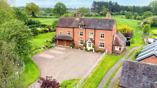 5 bed property, in Blymhill Grange, £1,100,000