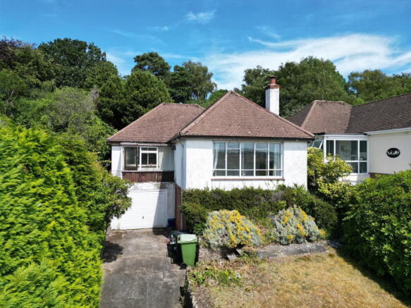 3 bed property, in Aller Park Road, £325,000
