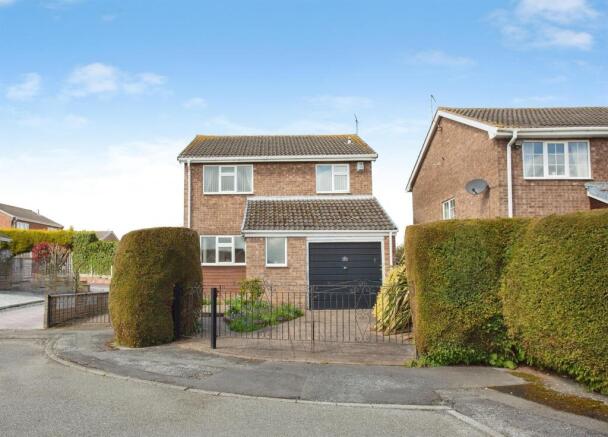 4 bed property, in Bishopston Walk, £250,000