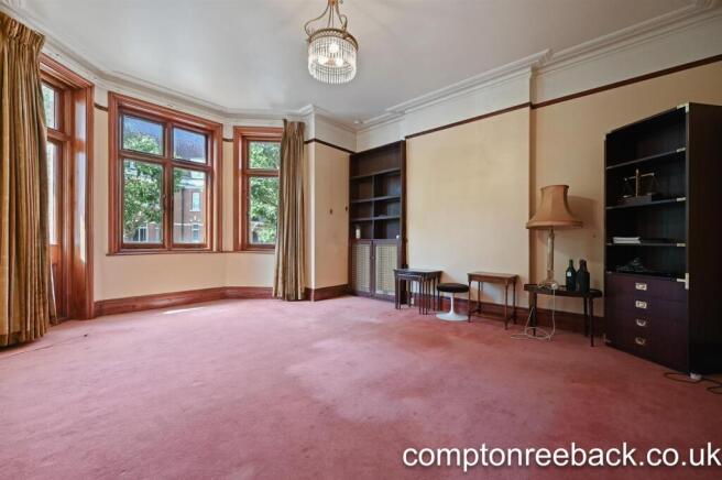 3 bed property, in Lauderdale Mansions, £675,000