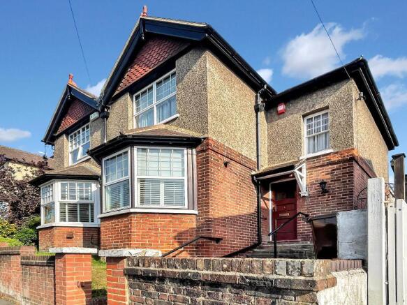 3 bed property, in Station Road, £500,000