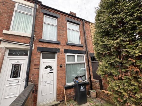 3 bed property, in Peel Street, £117,500