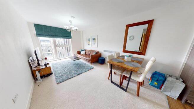2 bed property, in Bridgewater Point, £180,000