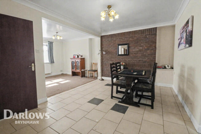 2 bed property, in Market Road, £150,000