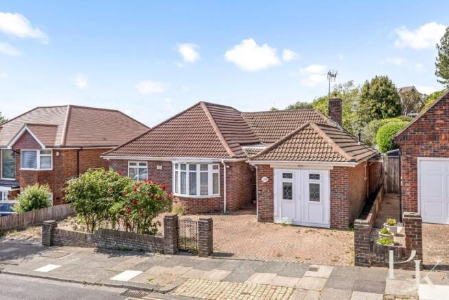 5 bed property, in Tredcroft Road, £1,200,000