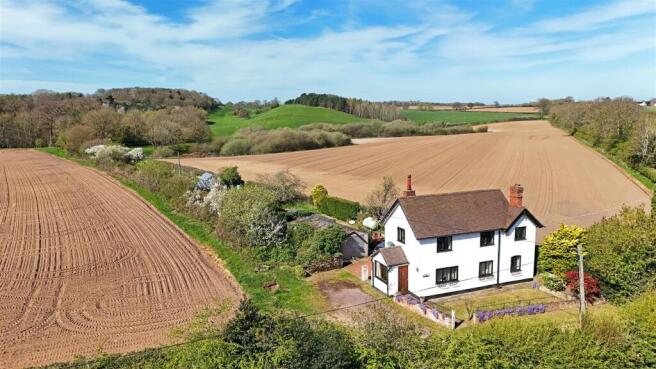 3 bed property, in Cross Houses, £400,000