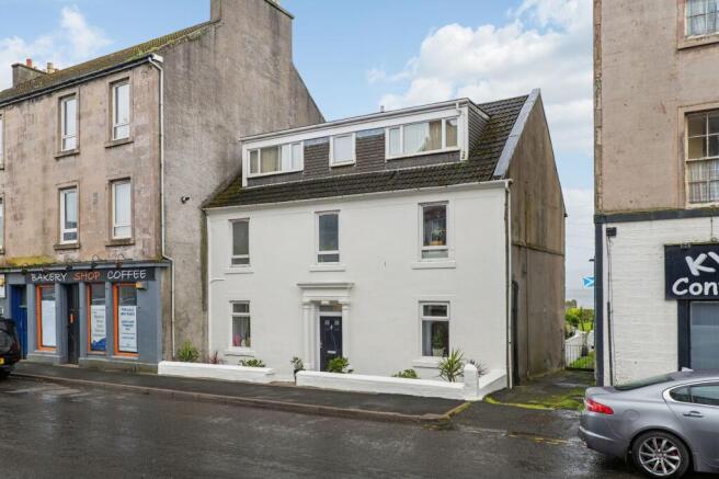 2 bed property, in East Clyde Street, £155,000