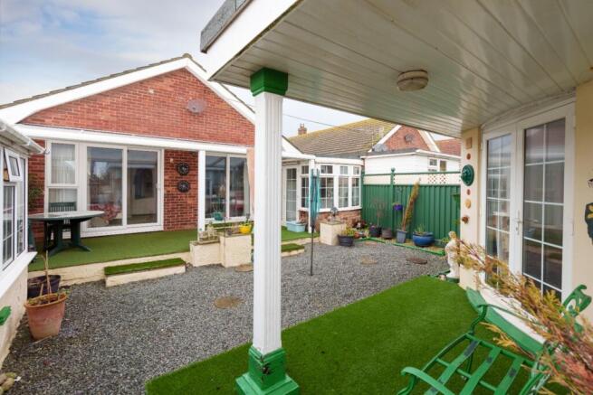 3 bed property, in Lincoln Avenue, £415,000