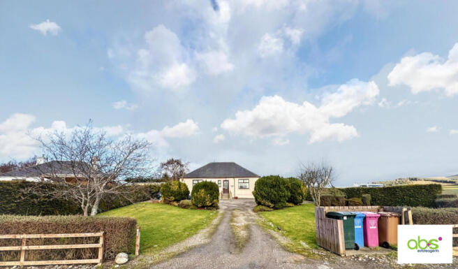 2 bed property, in Naelums, £220,000