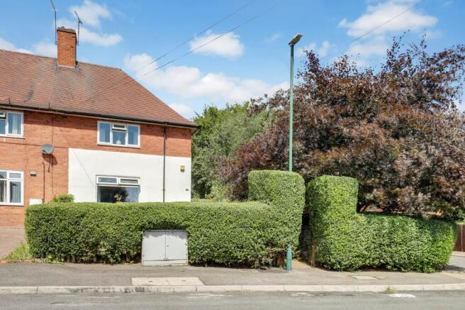2 bed property, in Skipton Circus, £180,000