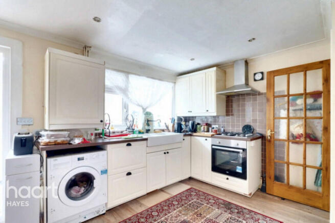 3 bed property, in Wood End Green Road, £525,000