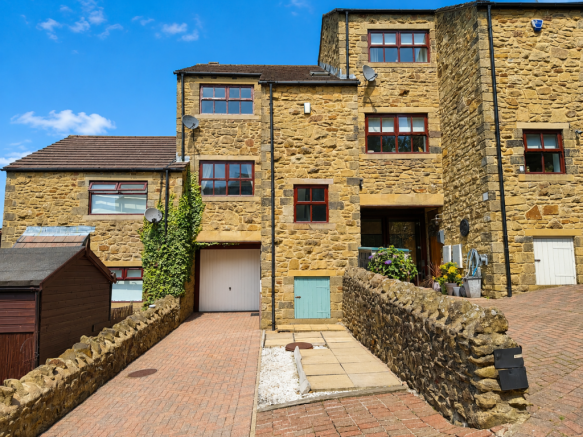 3 bed property, in Bilberry Rise, £235,000