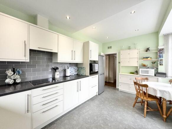 3 bed property, in St Helens Road, £325,000