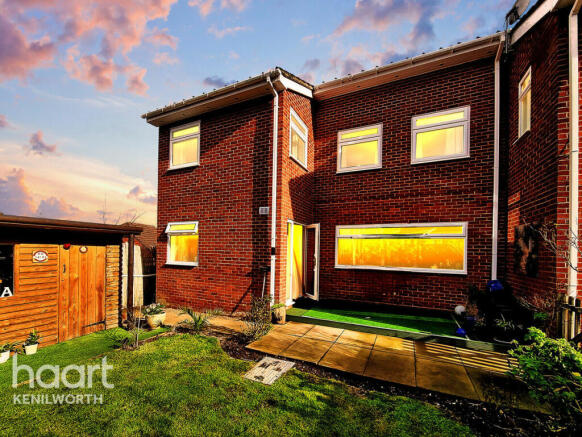3 bed property, in Frythe Close, £210,000