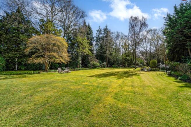 6 bed property, in Ox Drove, £1,800,000