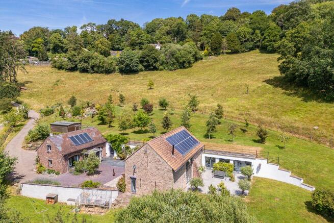 5 bed property, in Lydart, £1,100,000