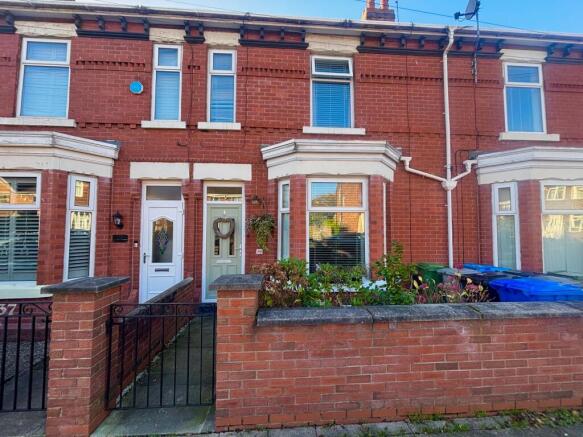 3 bed property, in Beresford Road, £295,000