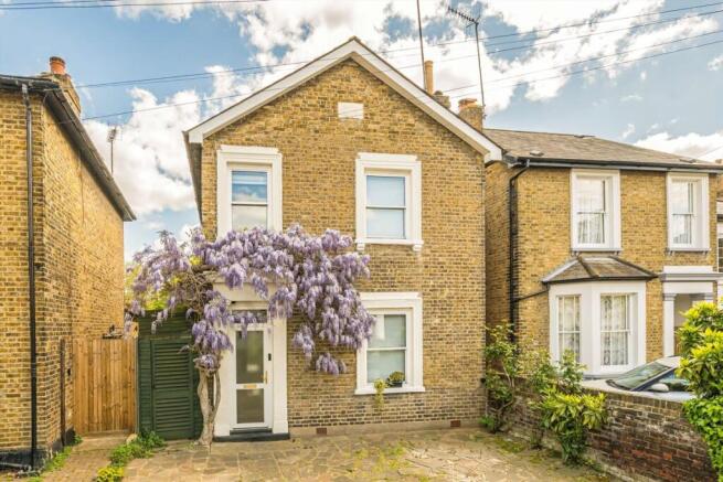 3 bed property, in Knights Park, £1,100,000