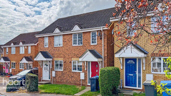 2 bed property, in Truswell Terrace, £220,000