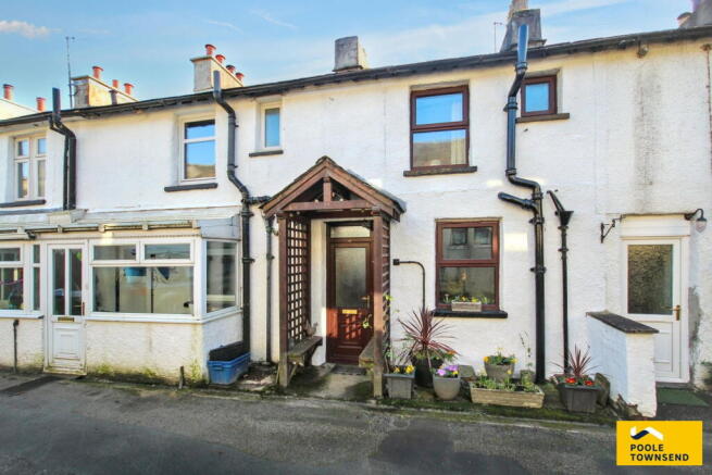 2 bed property, in Low Cottages, £185,000