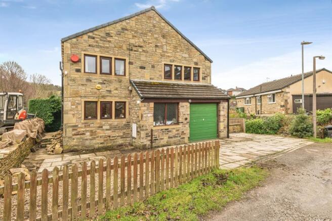 4 bed property, in Wood Farm Lane, £400,000