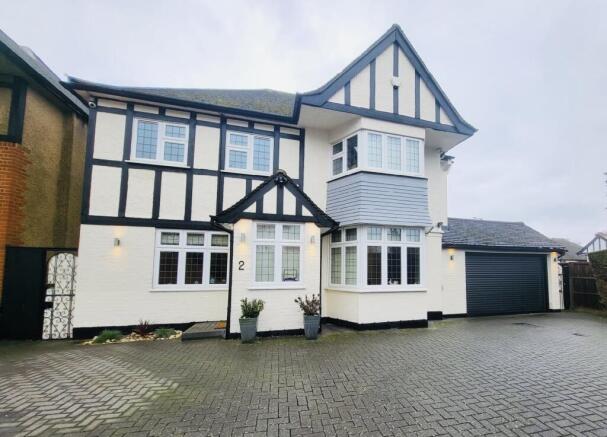5 bed property, in Hazel Gardens, £1,325,000