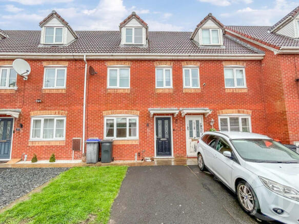 3 bed property, in Coopers Way, £124,950