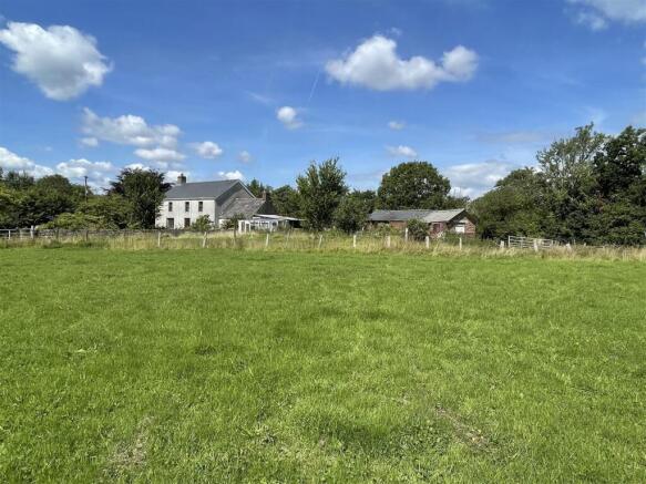 3 bed property, in Neuadd Road, £395,000