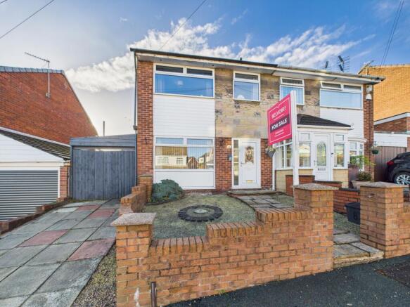 3 bed property, in Mayfield Avenue, £175,000