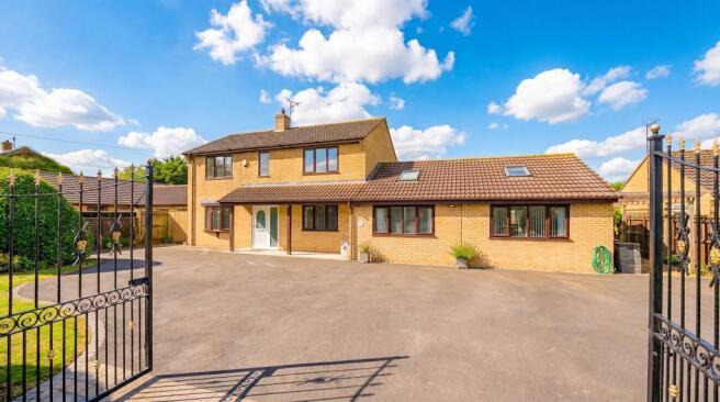 4 bed property, in Jekils Bank, £425,000