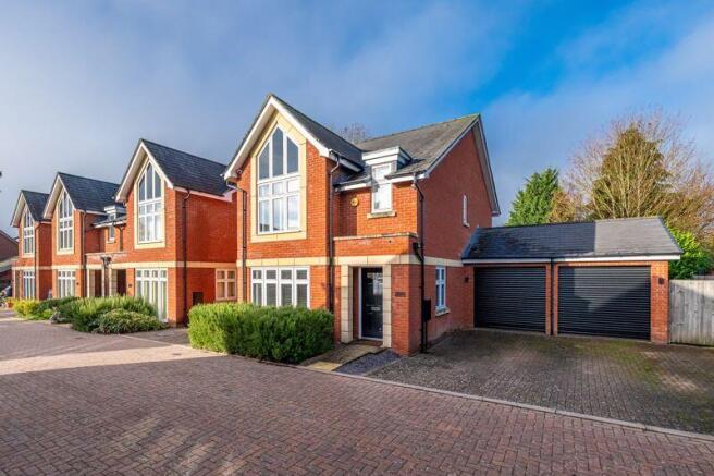 3 bed property, in Teotta Drive, £525,000